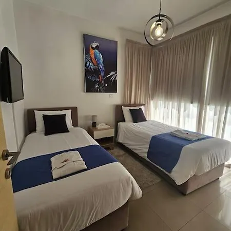 11 - Urban Oasis * Λάρνακα