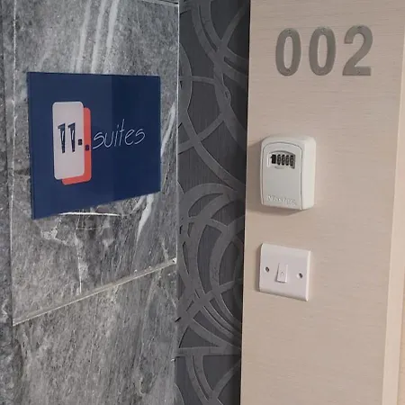 Апартаменти 11 - Urban Oasis *