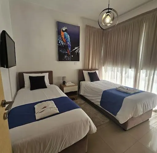 11 - Urban Oasis * Ларнака