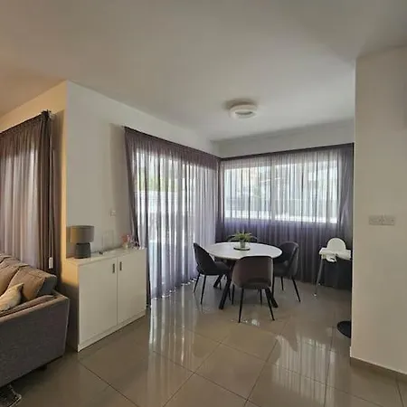 11 - Urban Oasis * Larnaca